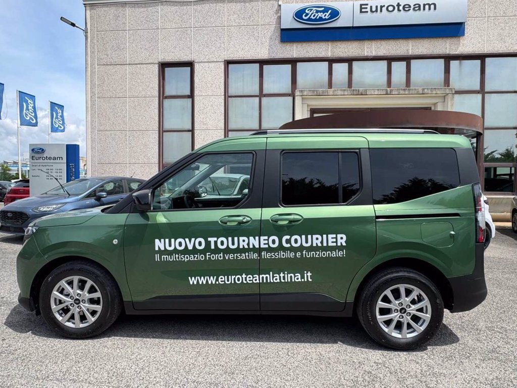 FORD Tourneo Courier 1.0 EcoBoost Titanium